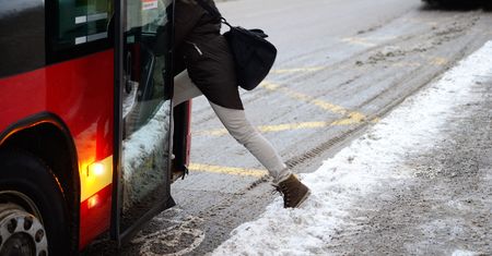 Molestował ją w autobusie. "Poczułam, jak ktoś się o mnie ociera"