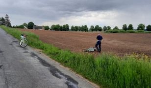 Nietypowy pościg za motocyklistą. W końcu złapał go policjant na rowerze