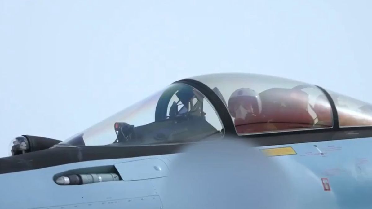 Rosyjski pilot za sterami Su-35S