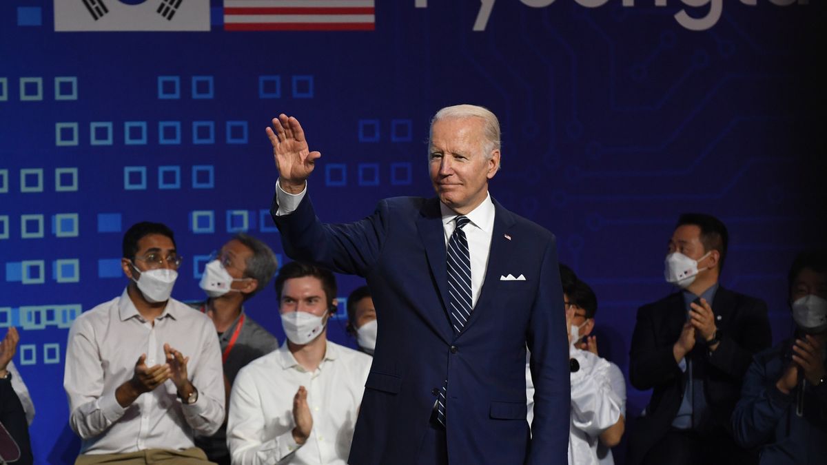  Prezydent Joe Biden podczas wizyty w Korei Południowej odwiedził m.in.  Samsung Electronics