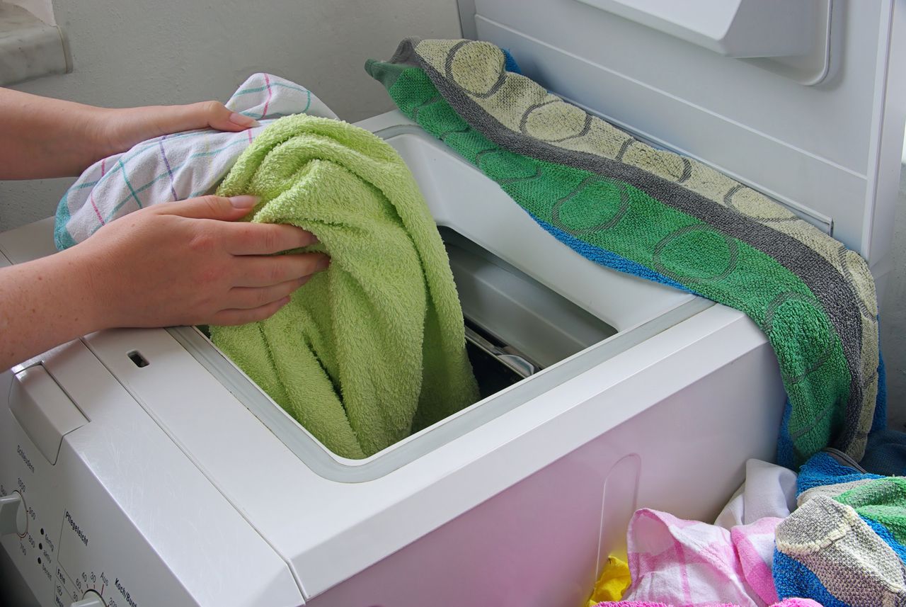 Ile energii zużywa pralka na jedno pranie? Wiele osób się zdziwi