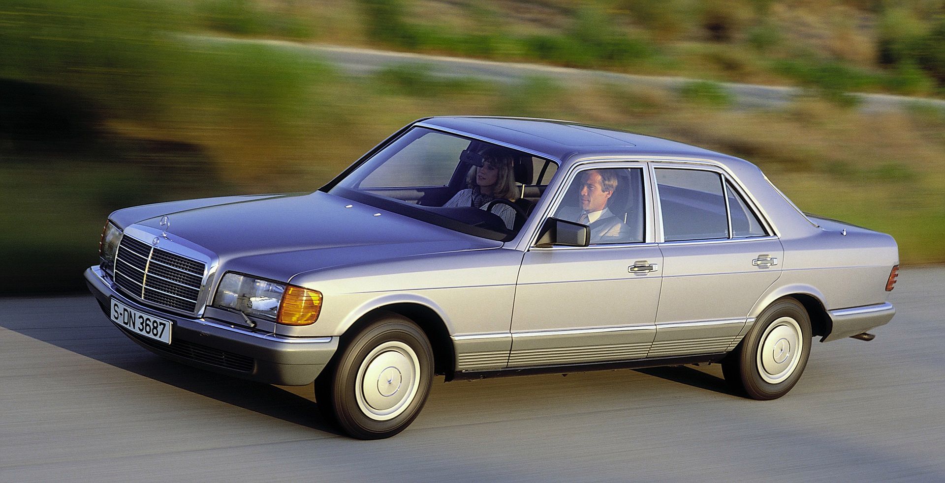 Mercedes-Benz klasy S W126. Można rzec - klasa S ostateczna. Rok 1980 (fot. archiwum Daimler AG)