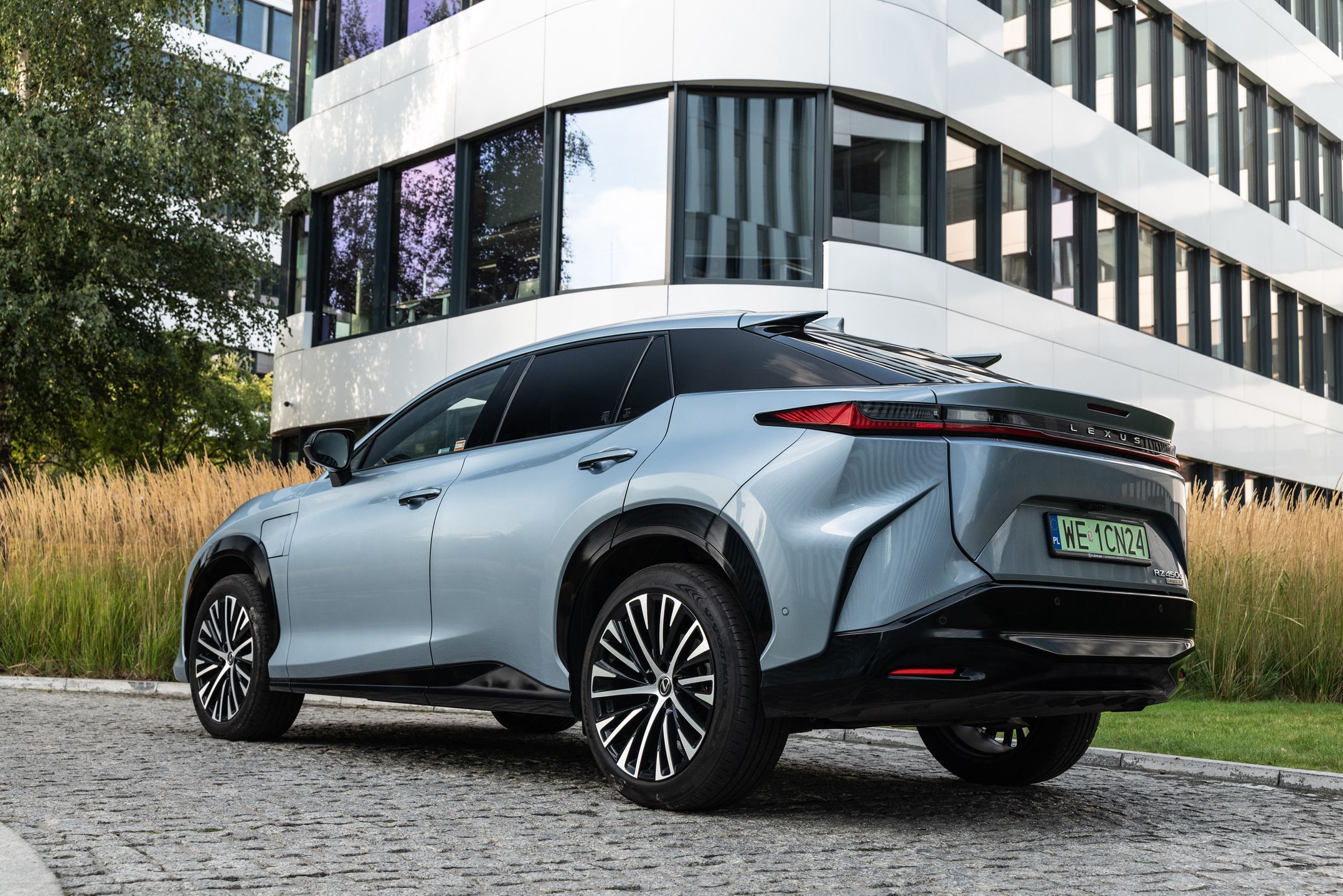 Lexus RZ