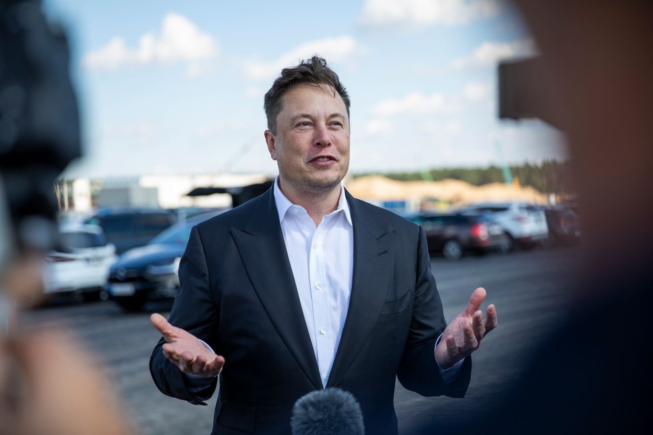 Tesla musi wycofać aż 135 tys. pojazdów. Chodzi o wadliwe ekrany dotykowe