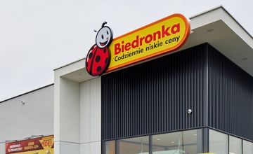 Biedronka ze spadkiem sprzedaży. Więcej sklepów i zysku
