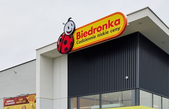 Biedronka ze spadkiem sprzedaży. Więcej sklepów i zysku
