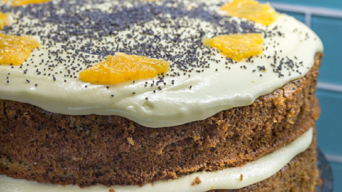 Ciasto z makiem i wiórkami kokosowymi.