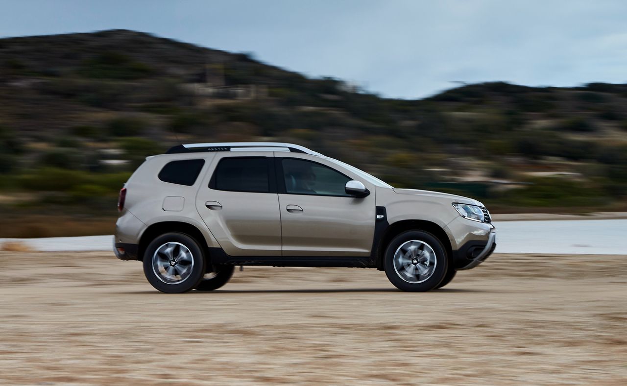 Odświeżona Dacia Duster z nowymi silnikami daje wreszcie osiągi porównywalne z konkurencją.