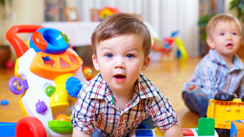 Uczęszczanie dzieci do żłobka budzi skrajne emocje rodziców i opiekunków