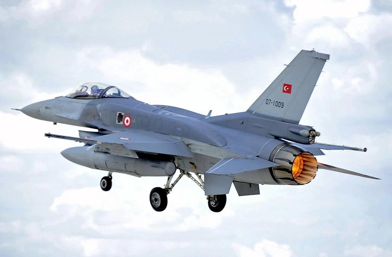 Turecki F-16 miał zestrzelić ormiański samolot bojowy