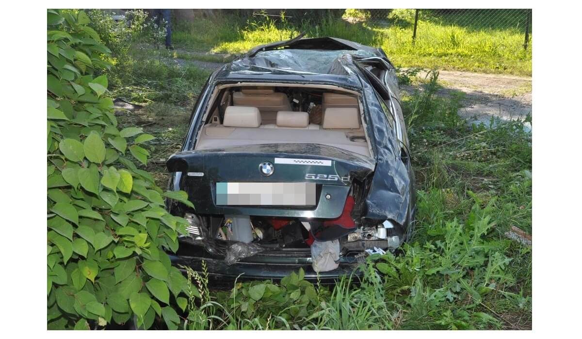 BMW pod dachowaniu