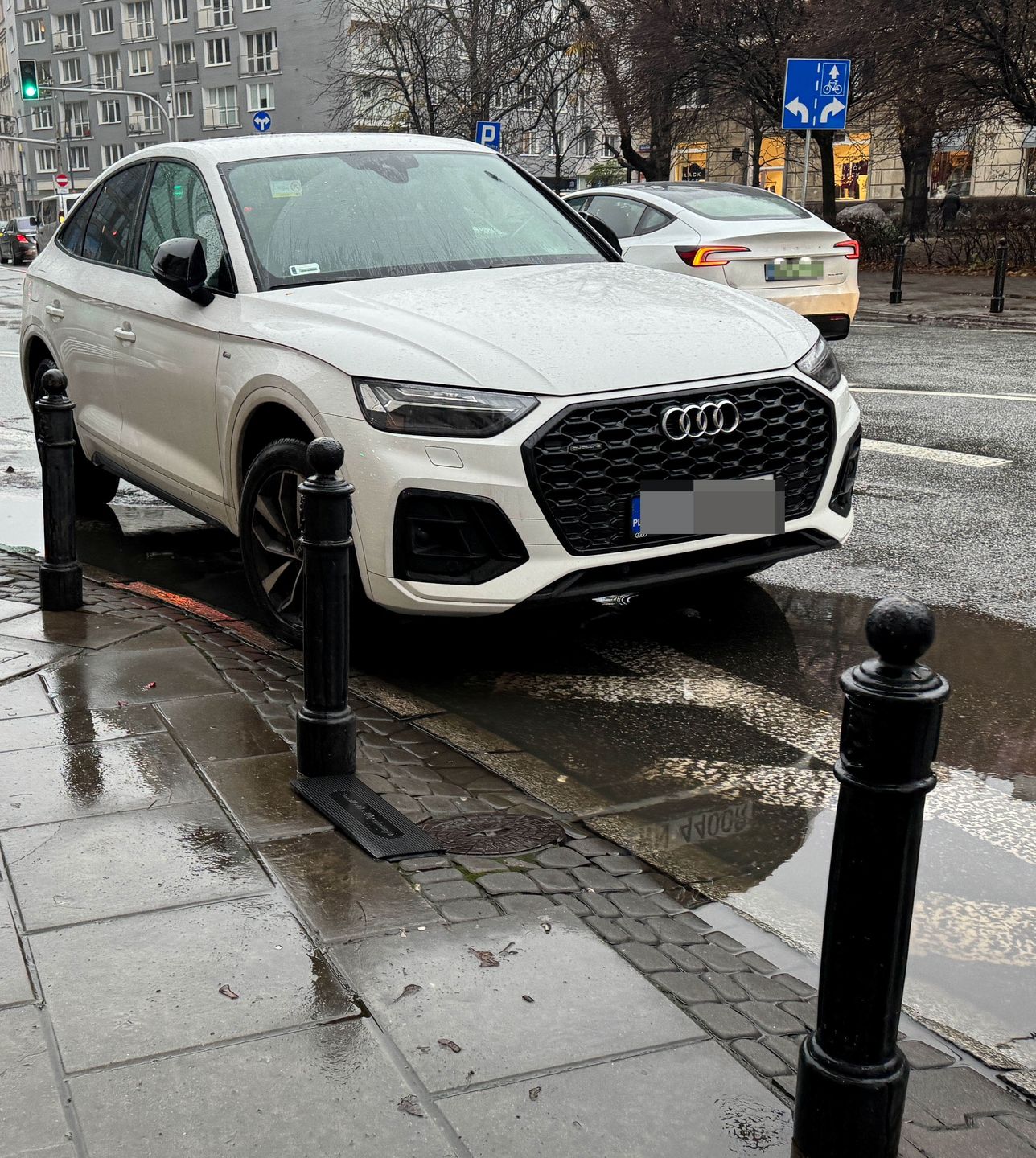 Weronika Rosati parkuje na zakazie