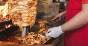 Niepokojąca prawda o kebabach. Inspekcja Handlowa dała mięso do laboratorium
