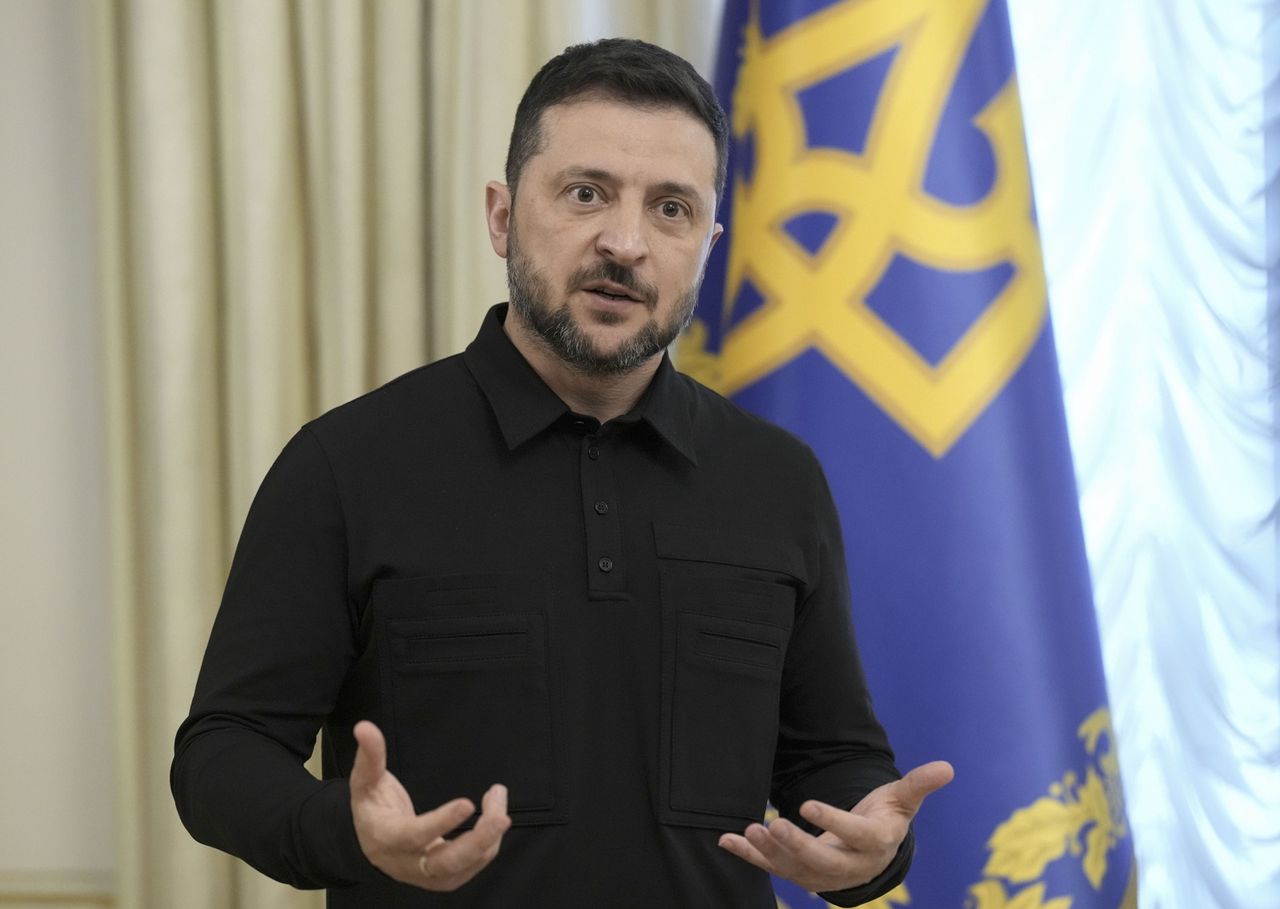 Zełenski o zakupie amerykańskiej broni przez NATO. Wskazał cel Ukrainy