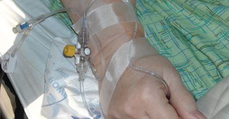 86-latka konała z robakami w ranach. Jej córka za to odpowie
