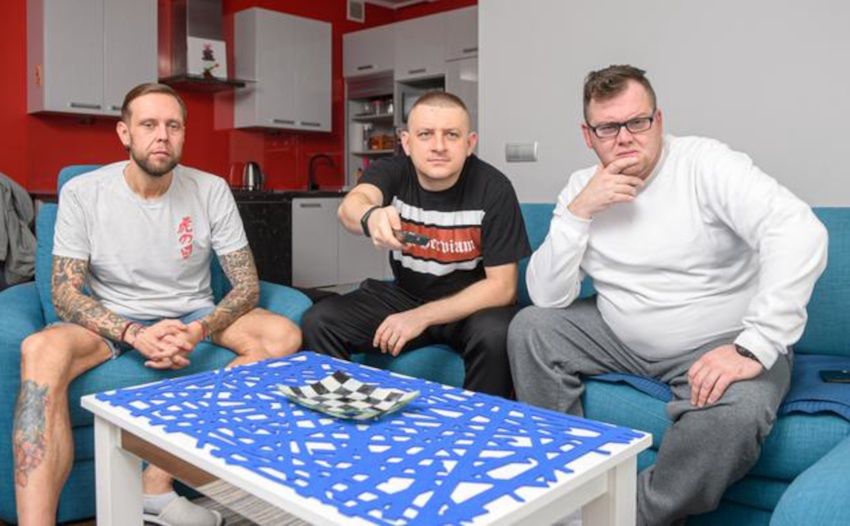 Uczestnicy "Gogglebox" nie są pod wrażeniem pląsów Izabeli Małysz... 