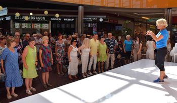 Inowrocław: Seniorzy bawili się na imprezie "Niech żyje bal"