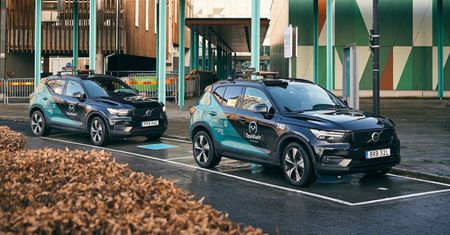 Volvo testuje bezprzewodowe ładowarki. Działają podobnie jak w smartfonach
