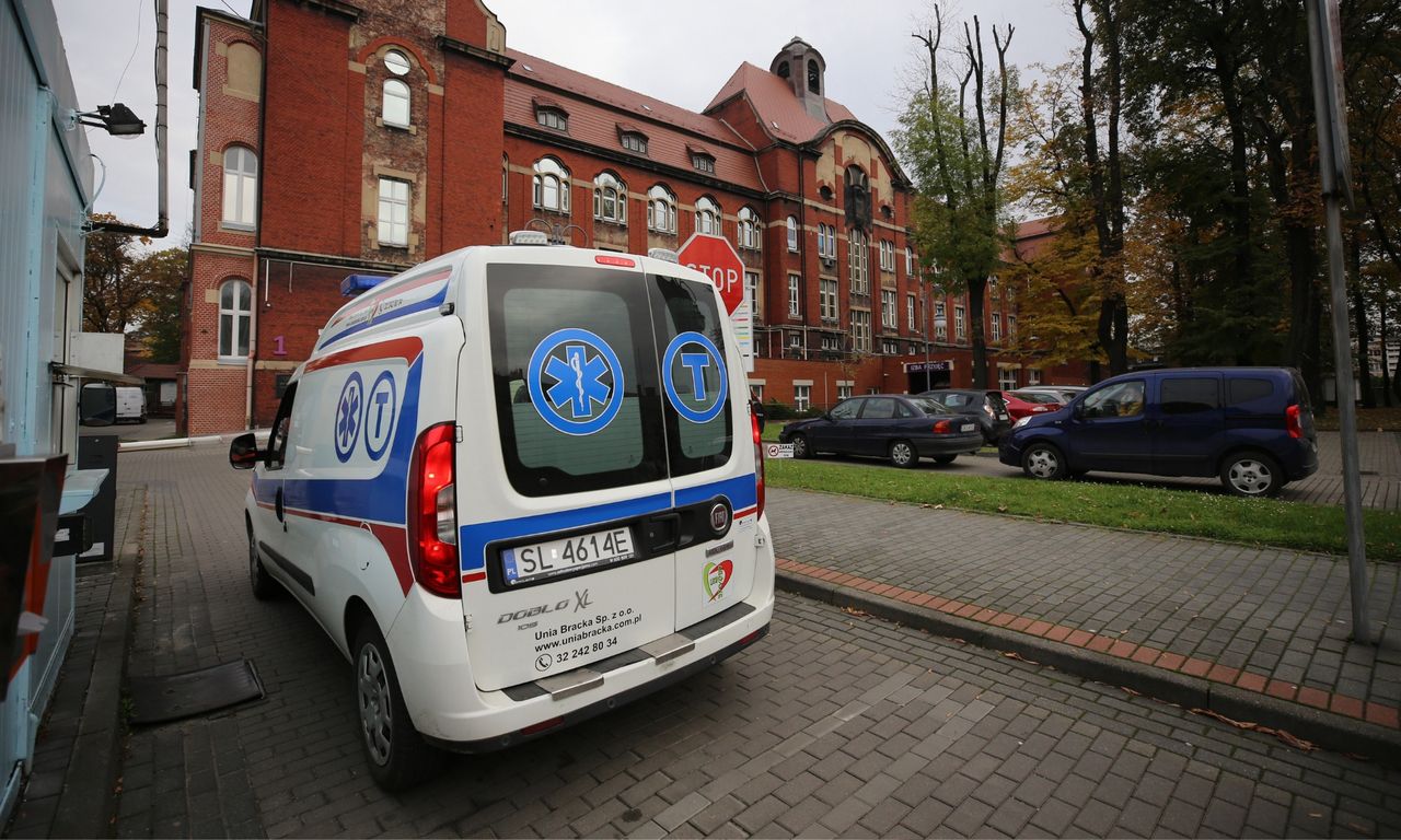 Zmarli na Covid-10 nie mogą być pożegnani przez bliskich.