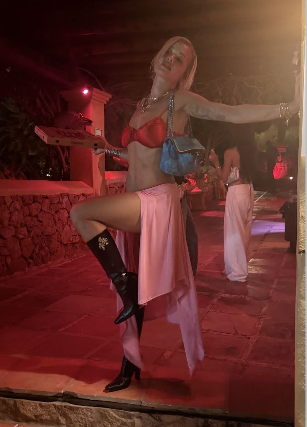 Rita Ora wspomina wakacje 