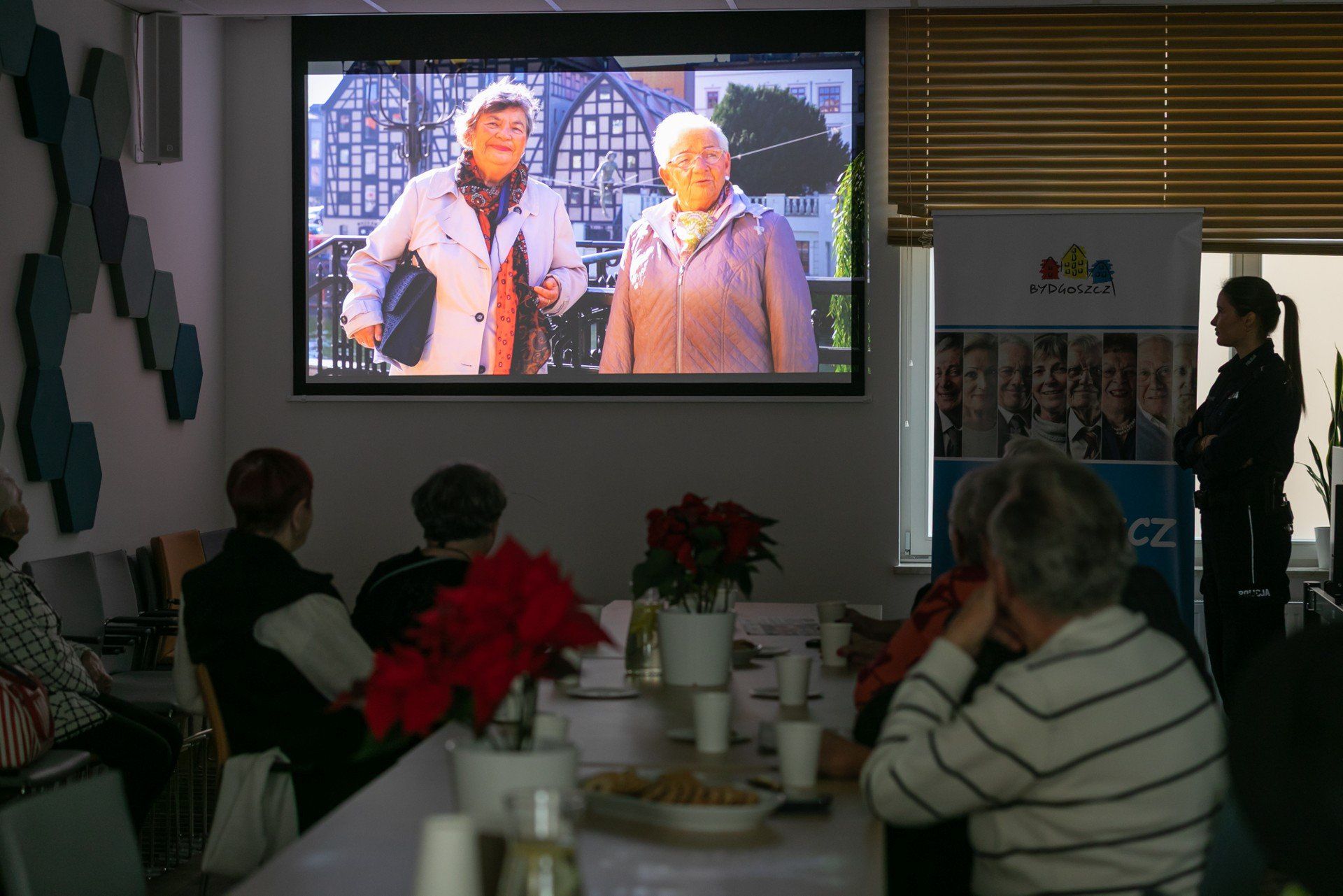 Najpierw poszli na casting, potem odegrali oscarowo rolę w filmie, o tematyce sensacyjnej. Produkcja bydgoskiej policji ma pomóc ostrzec starsze osoby przed oszustwami