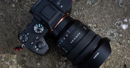 Sony FE PZ 16-35 mm f/4 G w naszych rękach. To najlżejszy obiektyw tego typu