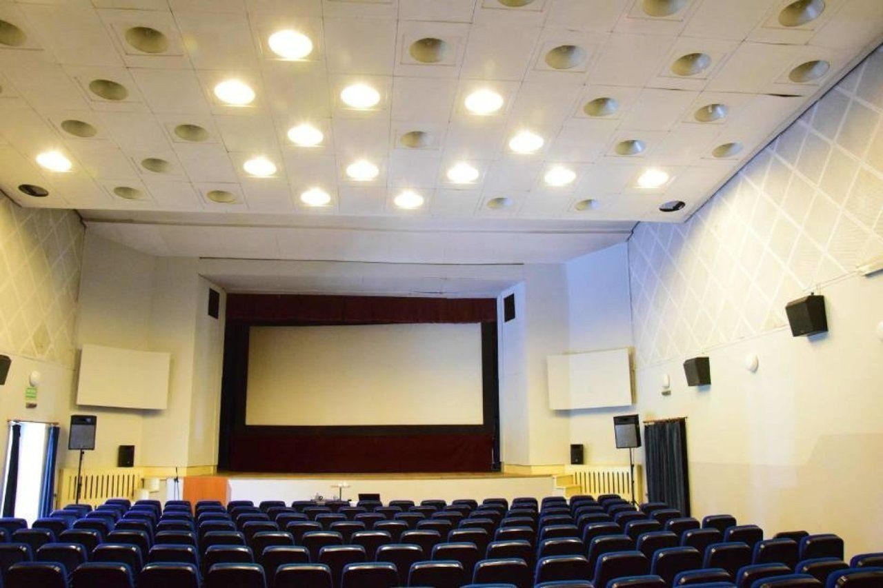 Kino niespełnionych obietnic w Malborku. Mieszkańcy apelują o wznowienie rozmów w wojskiem