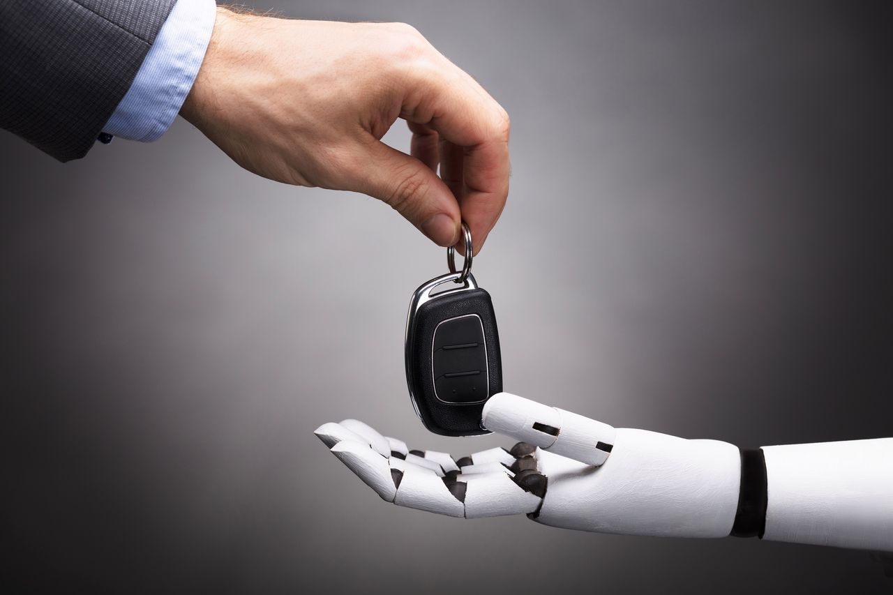 Pojazdy autonomiczne: To ludzie są problemem, nie maszyny!
