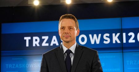 Wybory 2020. TVP zarzuca przestępstwo Rafałowi Trzaskowskiemu i zapowiada pozew