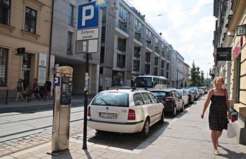 Kraków: W długi weekend nadchodzą zmiany. Parkingi będą płatne