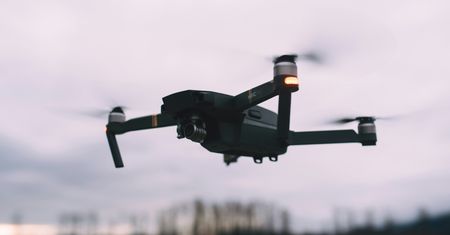Dron z ładunkiem wybuchowym naruszył przestrzeń Litwy. Wilno wzywa NATO do reakcji