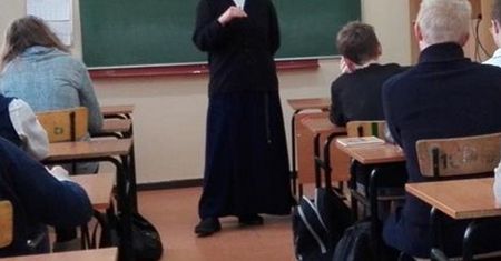 Na religię chodzi troje dzieci. Słowa zakonnicy zszokowały rodziców