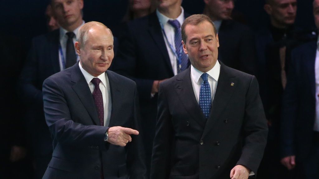 Dmitrij Miedwiediew krytykuje japońskiego premiera. "Powinien się wypatroszyć"