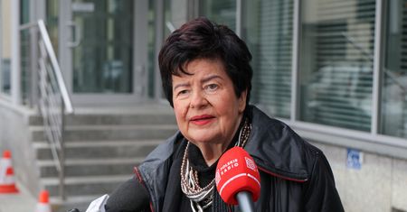 Niższa składka? Tak, ale za komplet szczepień. Szokująca obietnica Senyszyn