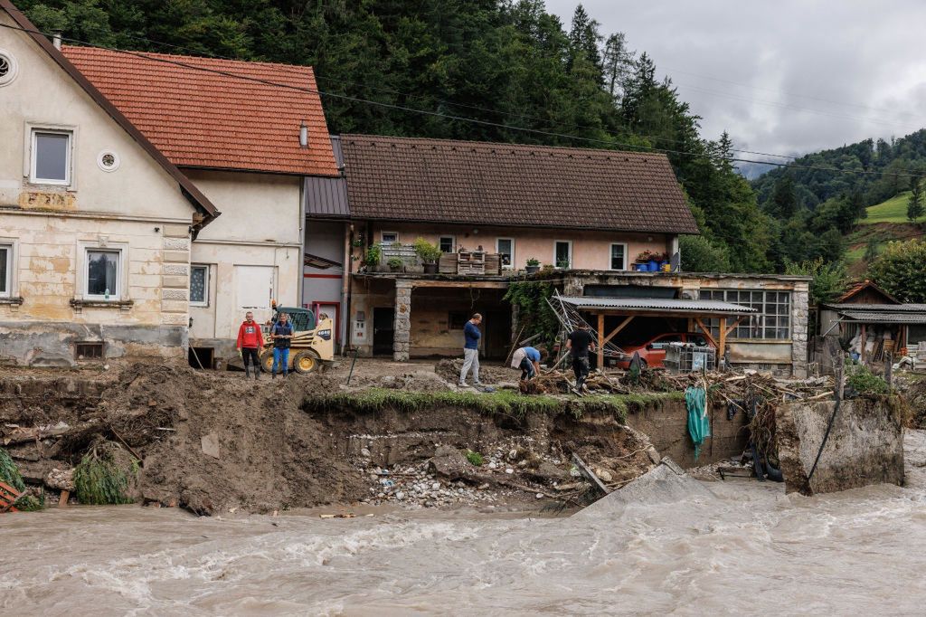 Słowenia od kilku dni walczy z powodziami 