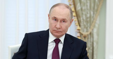 Komentują przyjęcie nowego pakietu sankcji. "Zmusimy Putina"