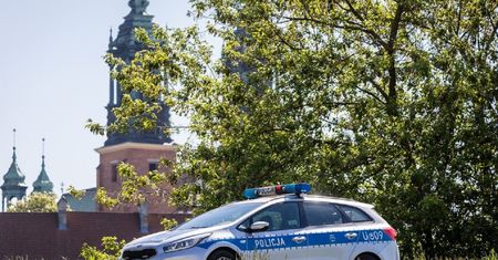 Zadzwonił na policję. Grozi mu więzienie