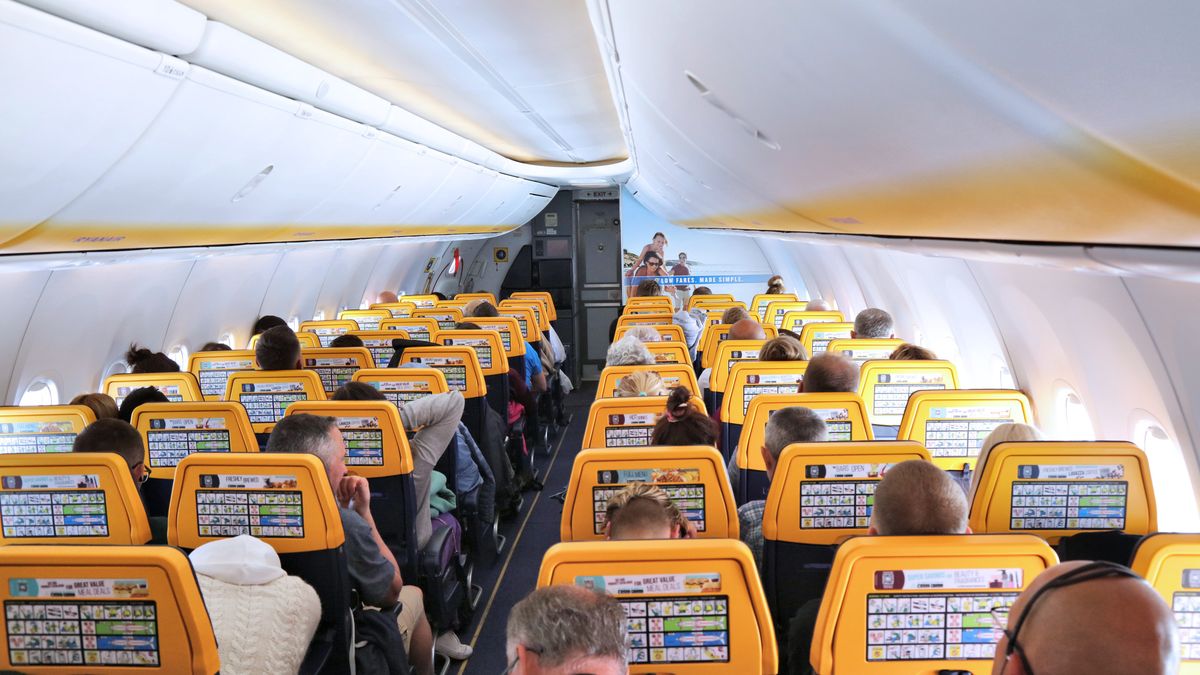 Pasażer zachowywał się skandalicznie podczas lotu 