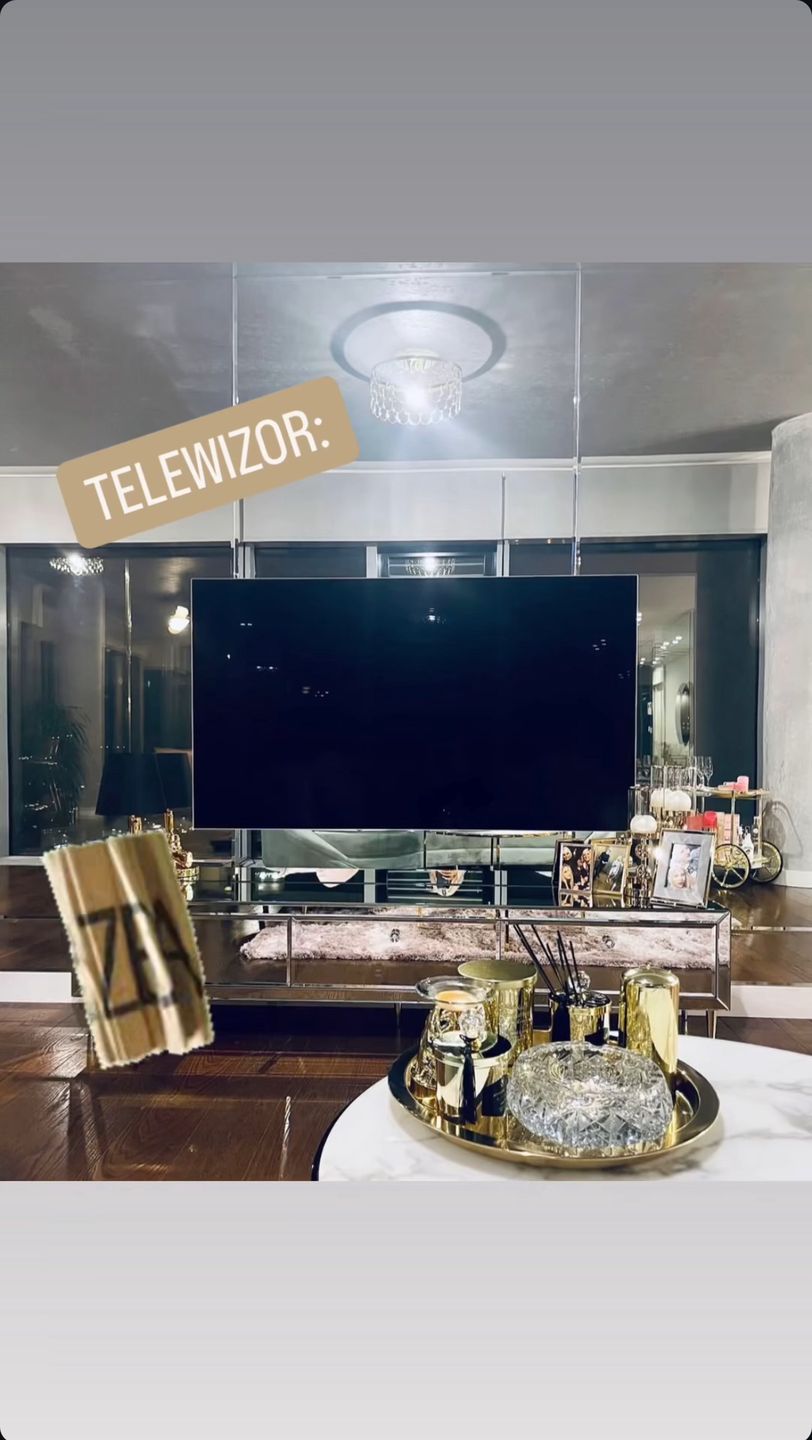 Julia von Stein wyprzedaje meble i sprzęty