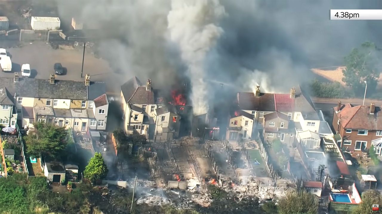 Te zdjęcia zrobiły furorę w sieci. Pokazują skutki upałów w Wielkiej Brytanii