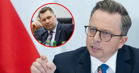 Joński wykluczony. "Komisarze polityczni boją się pytań"