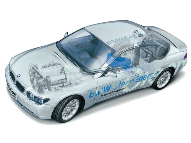 BMW Serii 7 E68 było wersją zasilaną wodorem. Co ciekawe, nie był to jedynie prototyp. BMW faktycznie wprowadziło ten pojazd do produkcji. Powstało 100 egzemplarzy.
