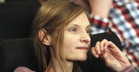Agata Buzek nie poleciała na Festiwal Filmowy do Wenecji bo... musiała OPIEKOWAĆ SIĘ CHORYM PSEM