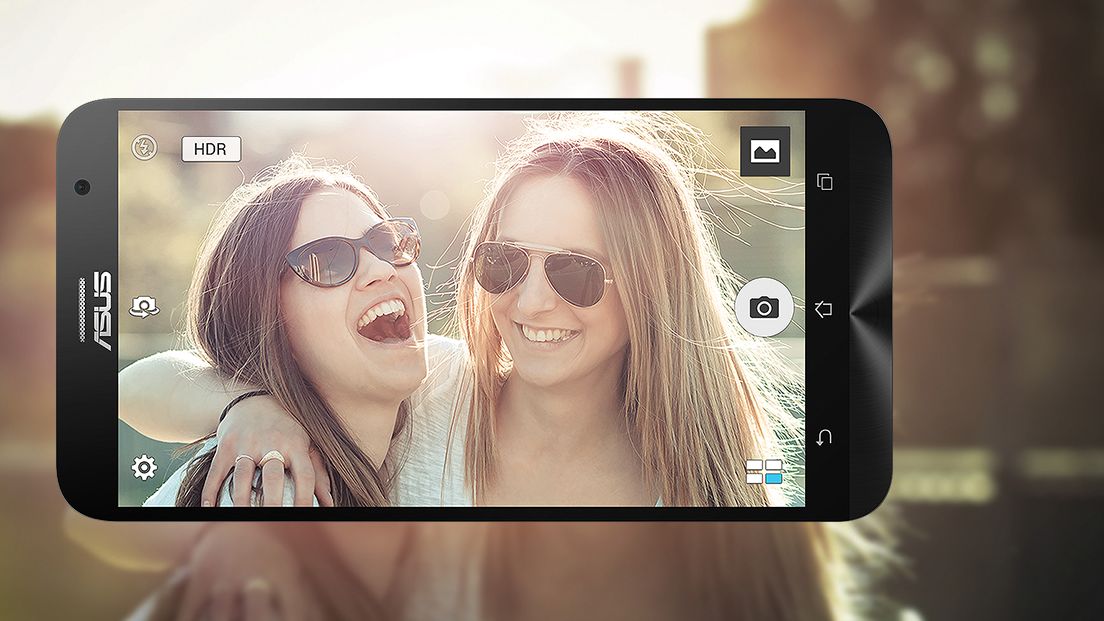 Asus ZenFone 2 Deluxe Special Edition oficjalnie. Ma pamięć o pojemności 256 GB 1