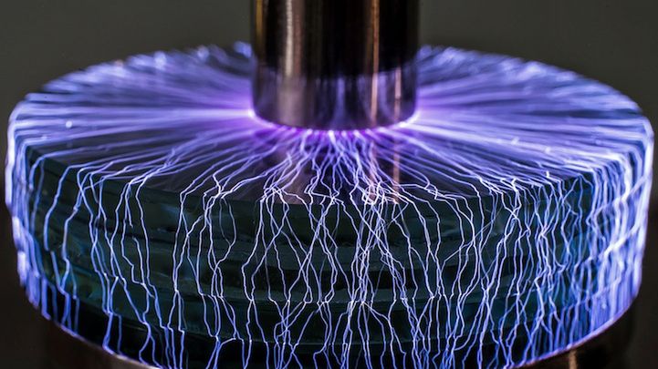 Jak sfotografować błyskawice w domowym zaciszu? Lepiej nie próbujcie tego sami 1