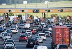 Wypadek na autostradzie A1. Zderzyły się ciężarówki. Wyciekł ciekły azot