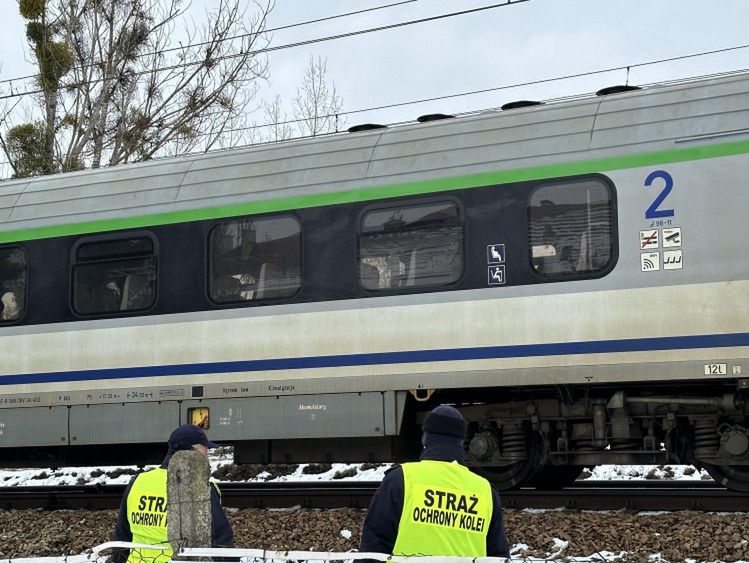 Tragedia na torach we Wrocławiu. Kobieta zginęła potrącona przez pociąg