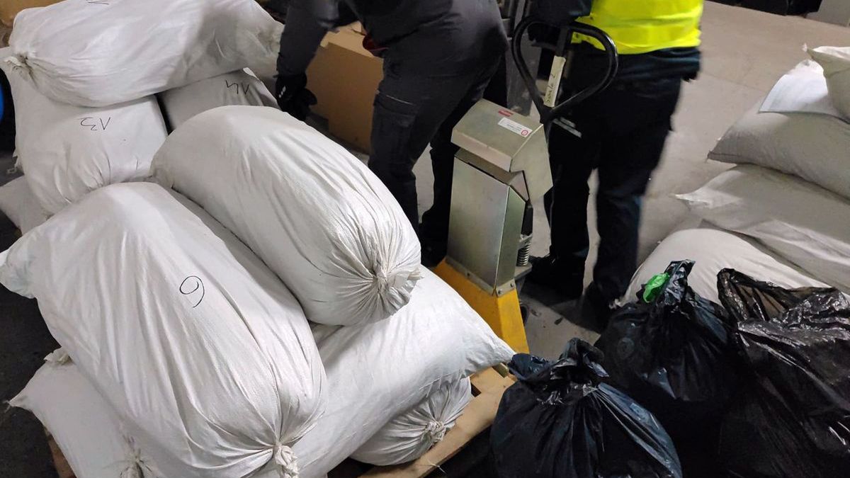 Policjanci zabezpieczyli nielegalny tytoń i papierosy