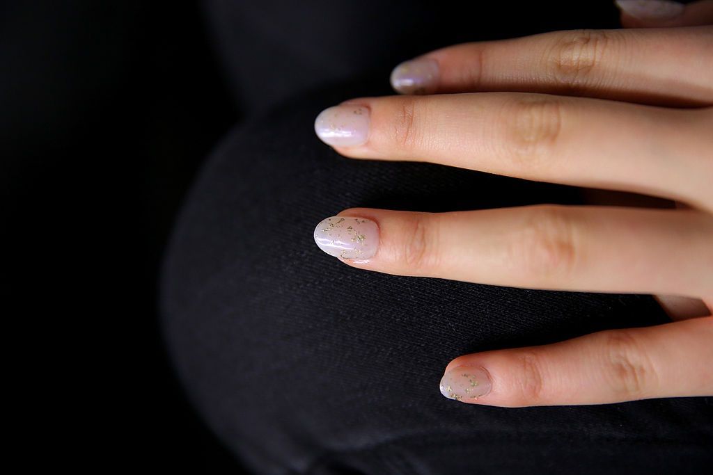 Świetlisty manicure to trend sezonu