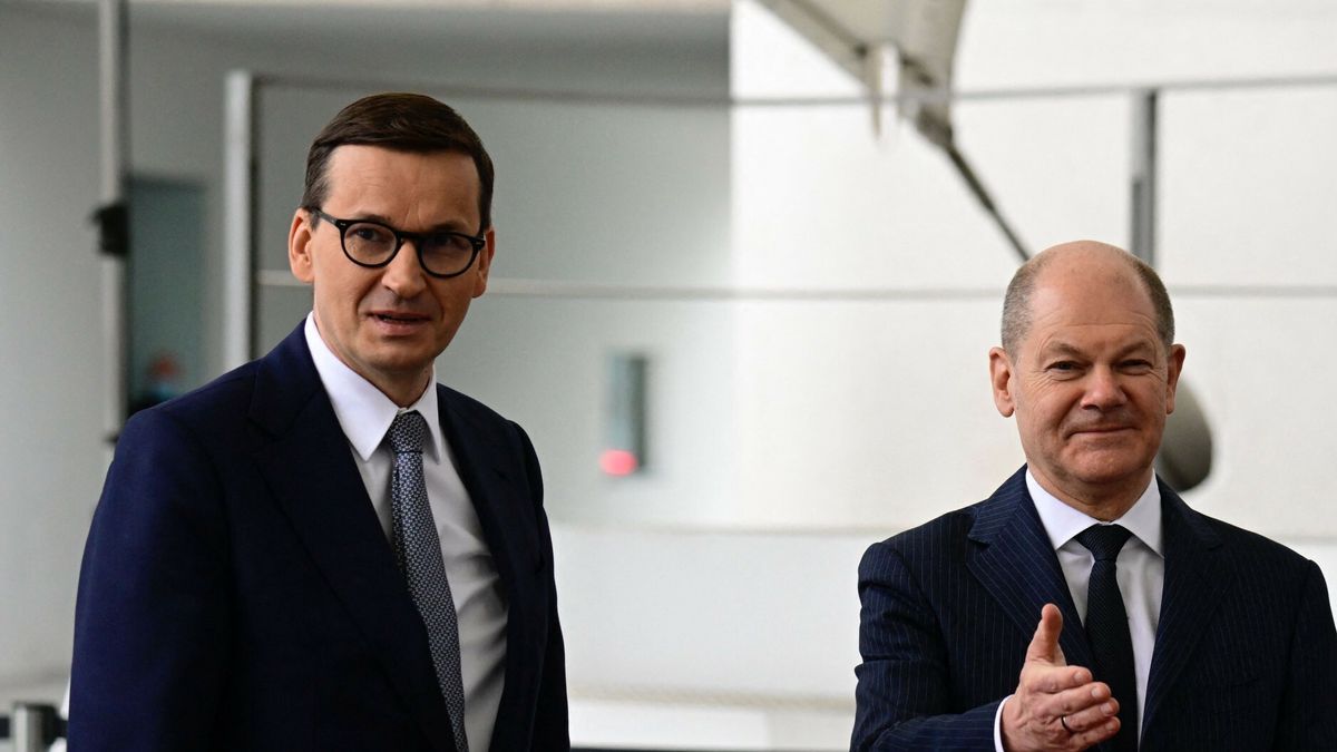 Premier Mateusz Morawiecki i kanclerz Niemiec Olaf Scholz